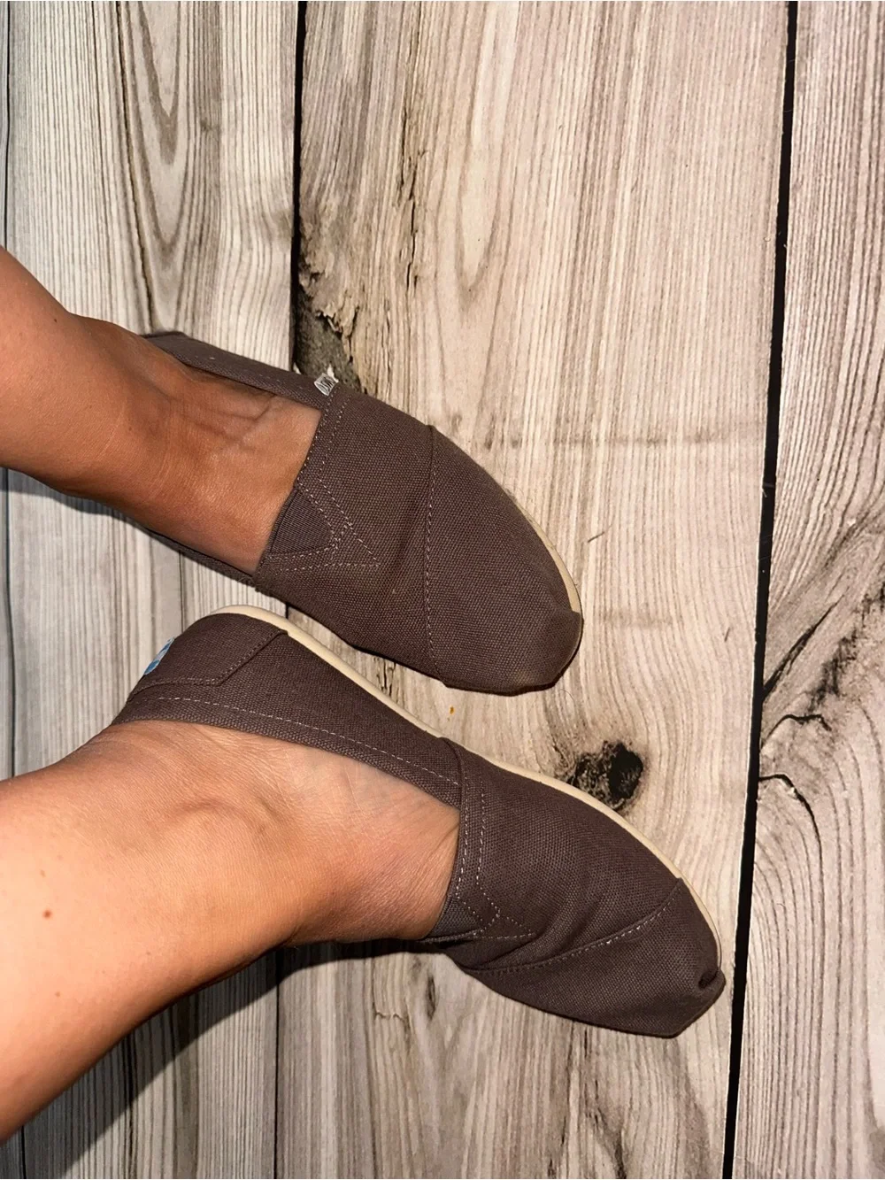 Toms Classic Canvas Slip-On — Brown